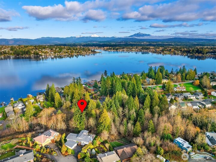 Property Photo:  507  101st Avenue NE  WA 98258 