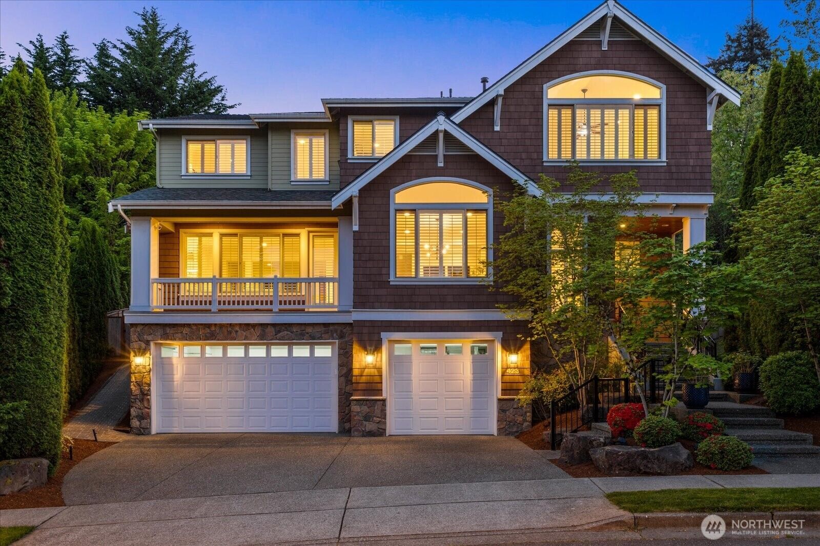Property Photo:  423  Sky Country Way  NW  WA 98027 