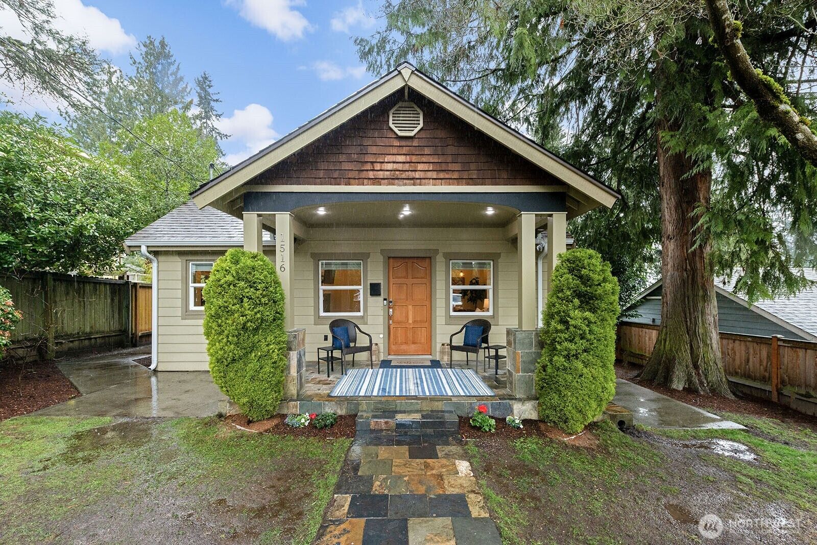 Property Photo:  1516 NE 96th Street  WA 98115 