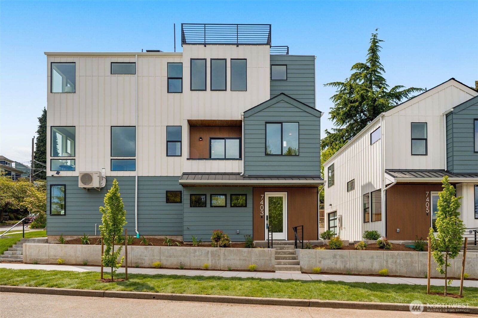 Property Photo:  7403  Dayton Avenue N  WA 98103 