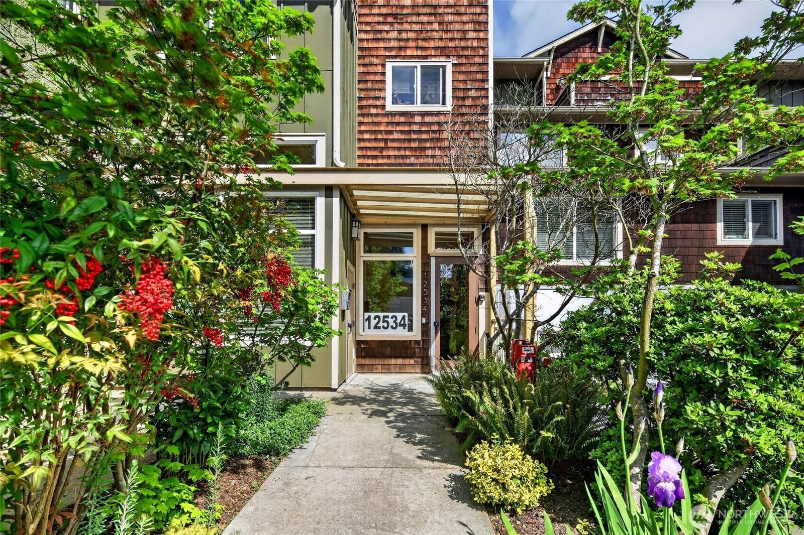 Property Photo:  12534  15th Avenue NE 22  WA 98125 