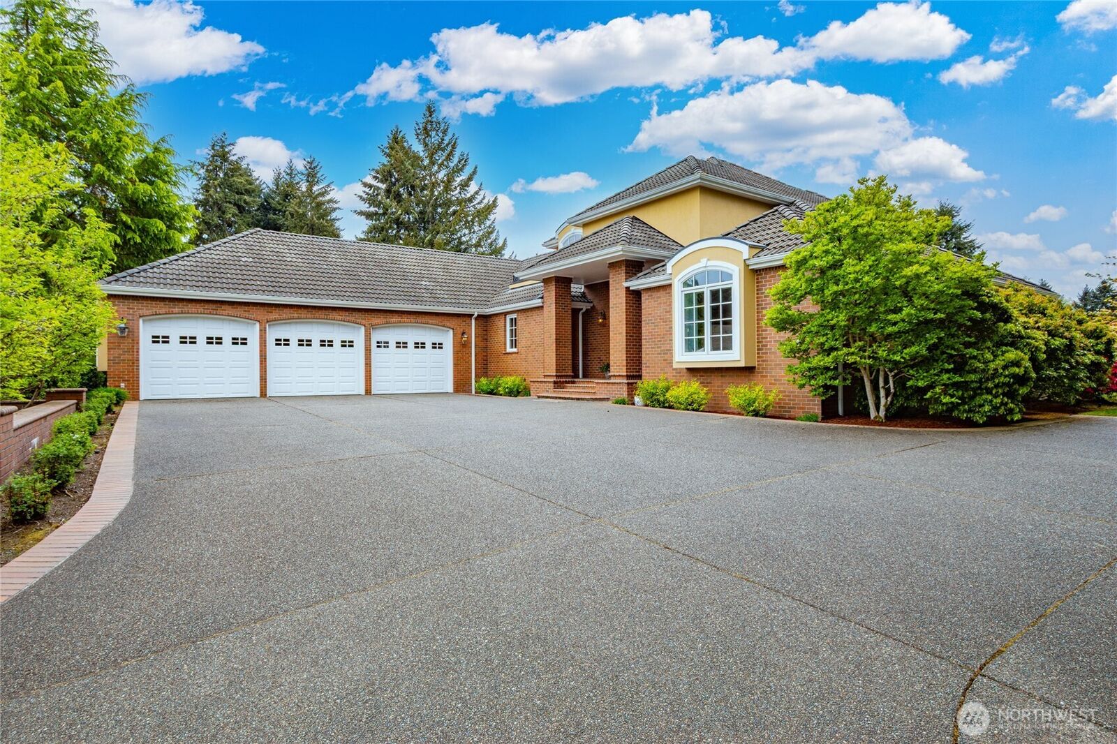 Property Photo: 6125 Troon Lane SE WA 98501