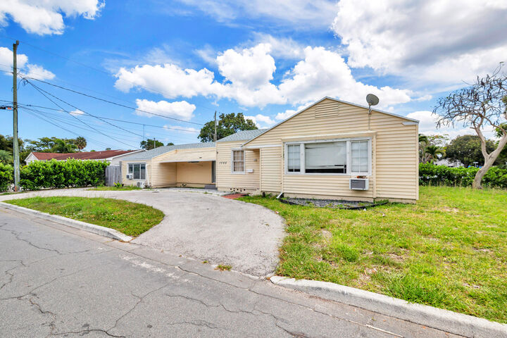 Property Photo:  1048 Van Deventer Street  FL 33405 