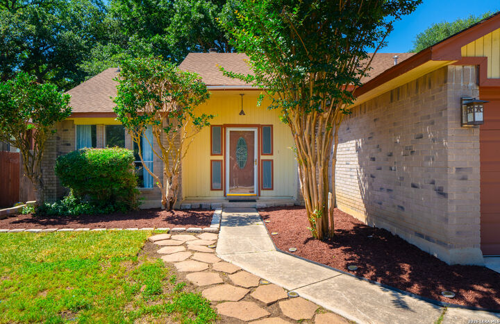 Property Photo: 8027 Forest Bridge TX 78233