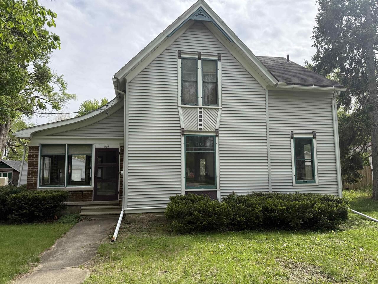 Property Photo: 924 Euclid Avenue WI 53511