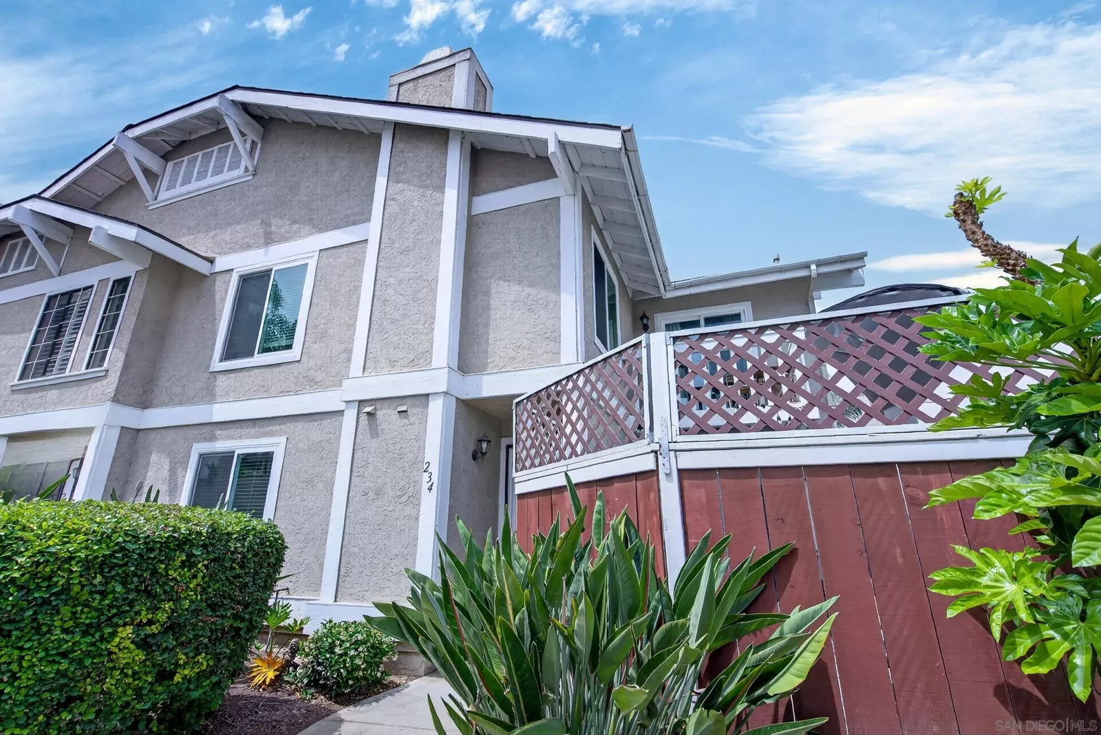 Property Photo:  234 Riverview Way  CA 92057 