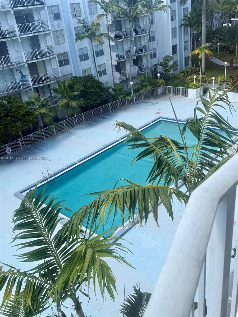 Property Photo:  488 NW 165th St Rd B-512  FL 33169 