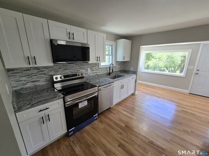 Property Photo:  206 Cook Lane  CT 06403 