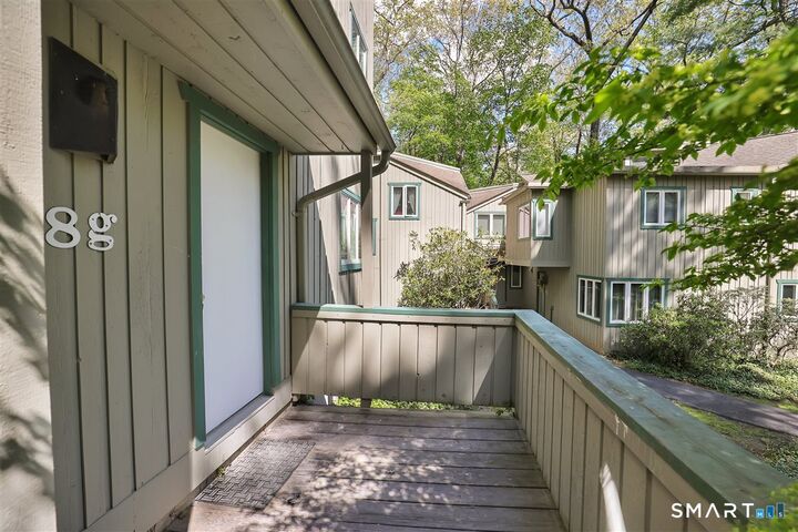 Property Photo: 8 Lyle Court G CT 06032