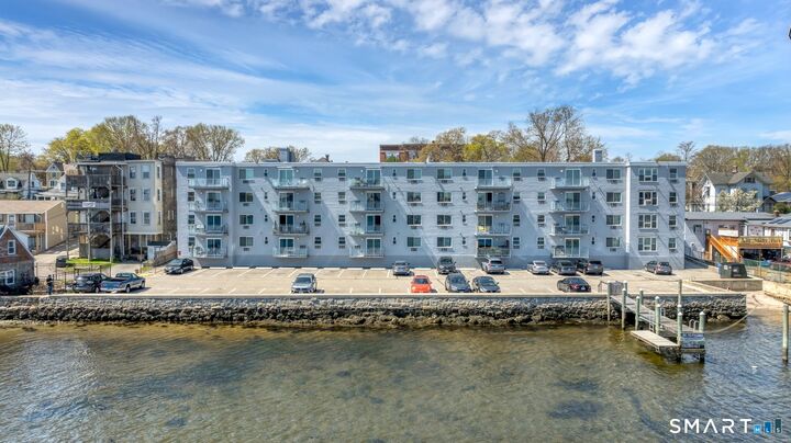 Property Photo:  184 Pequot Avenue 303  CT 06320 