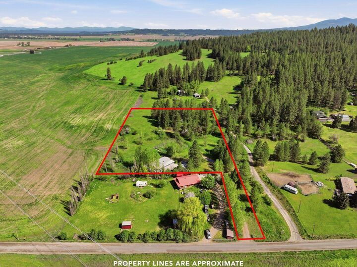 Property Photo:  8325 E Lindgren St  WA 99217 