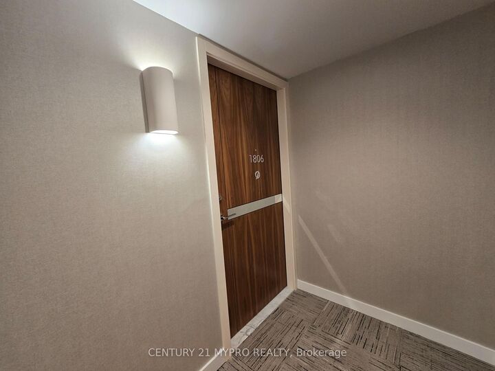 Property Photo:  27 McMahon Drive 1806  ON M2K 0J2 