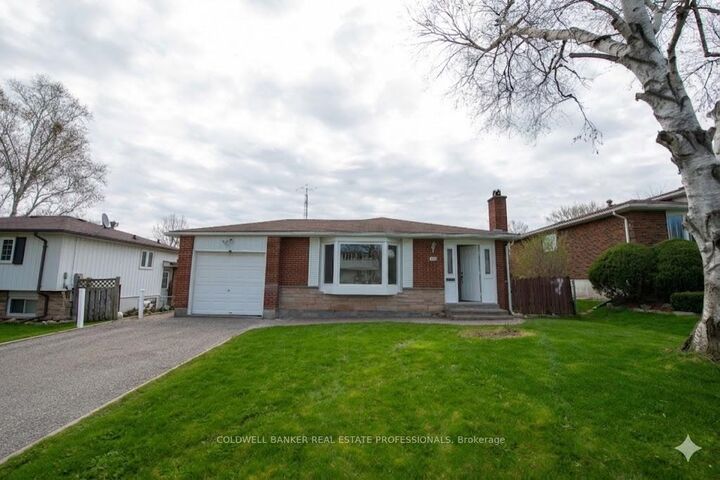 Property Photo:  133 Clover Ridge Drive E  ON L1S 1H3 