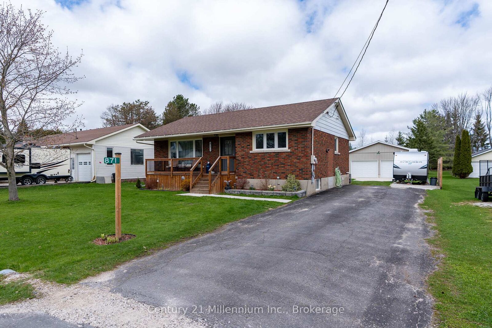 Property Photo:  871 16th Street W  ON N4K 6V5 