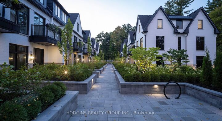 Property Photo: 1138 Mona Road 13 ON L5G 0C8