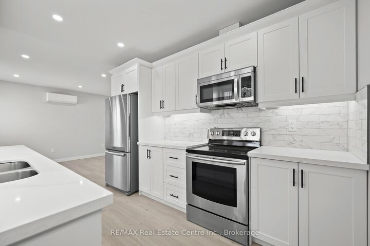 Property Photo: 1180 Union Street ON N2H 6K2