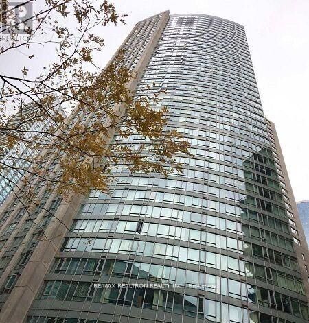 200 Victoria Street 1003 — photo 1