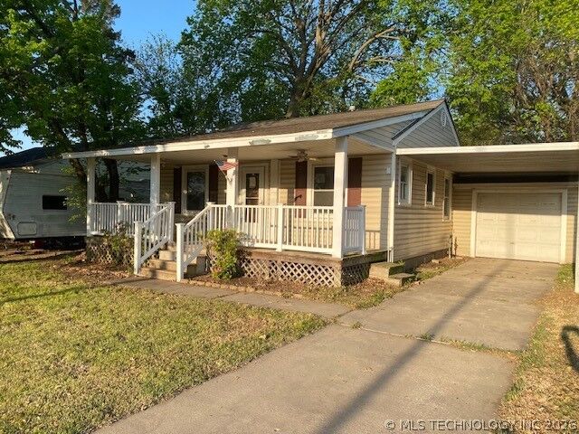 Property Photo:  607 N Washington Street  OK 74403 