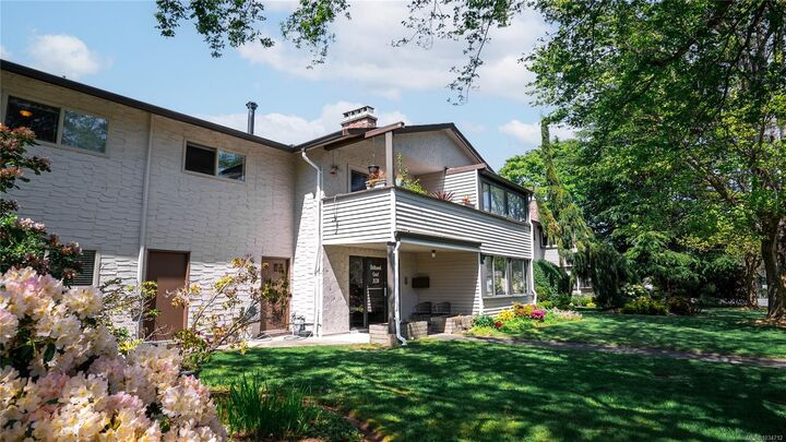 Property Photo:  3170 Irma St 403  BC V9A 1S8 