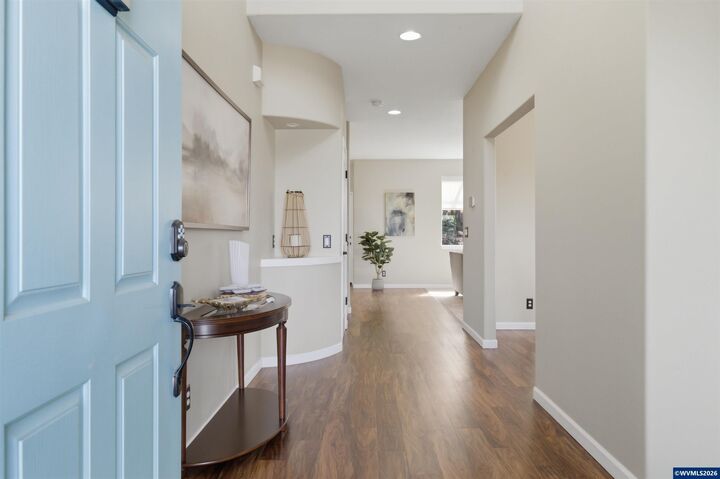 Property Photo:  977 Reagan Av NW  OR 97304 