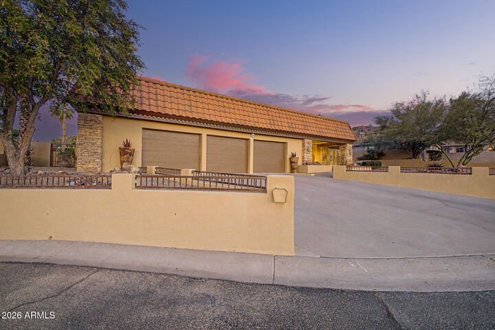 Property Photo:  5843 N 46th Street  AZ 85018 