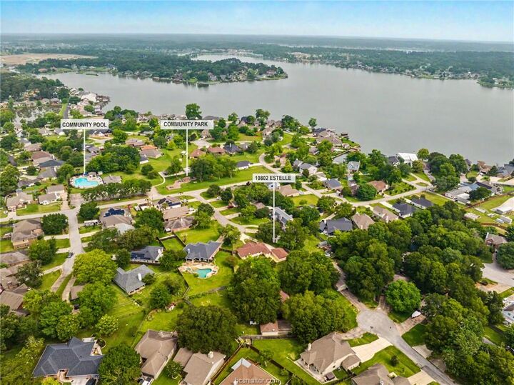 Property Photo: 10802 Estelle Circle TX 77356