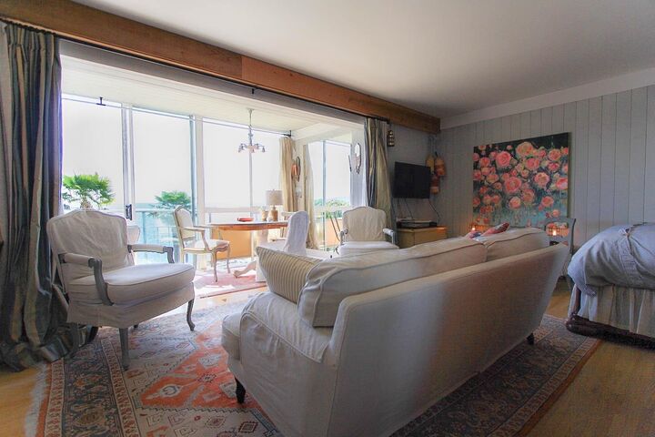 Property Photo:  