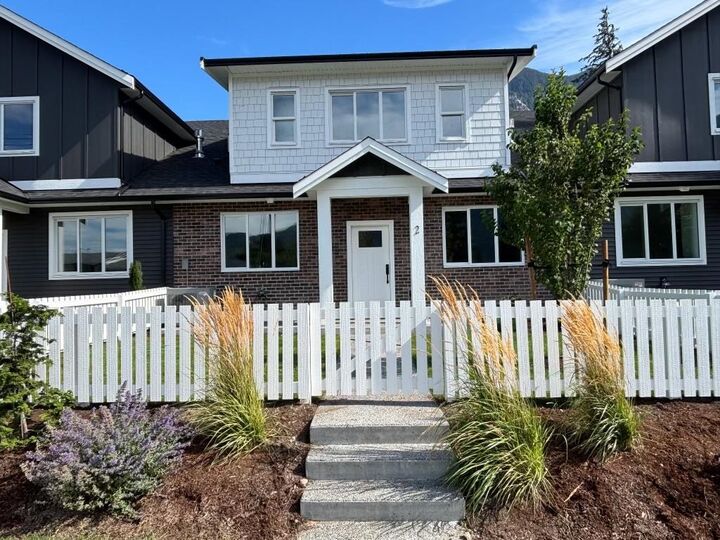 Property Photo:  558 Park Street 2  BC V0X 1L0 