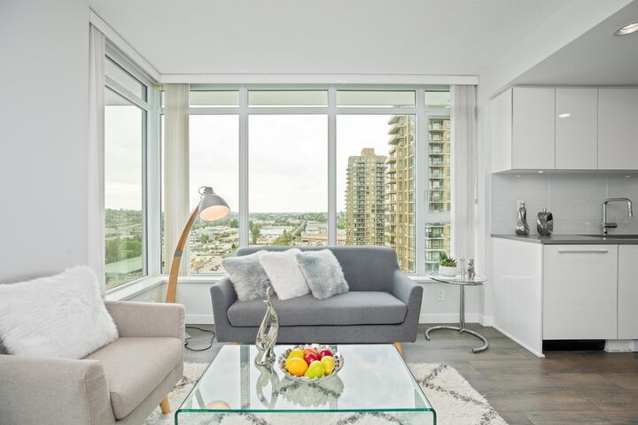 Property Photo:  2388 Madison Avenue 1903  BC V5C 0K8 