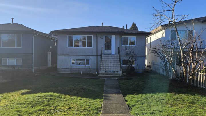Property Photo:  543 Rupert Street  BC V5K 4K6 