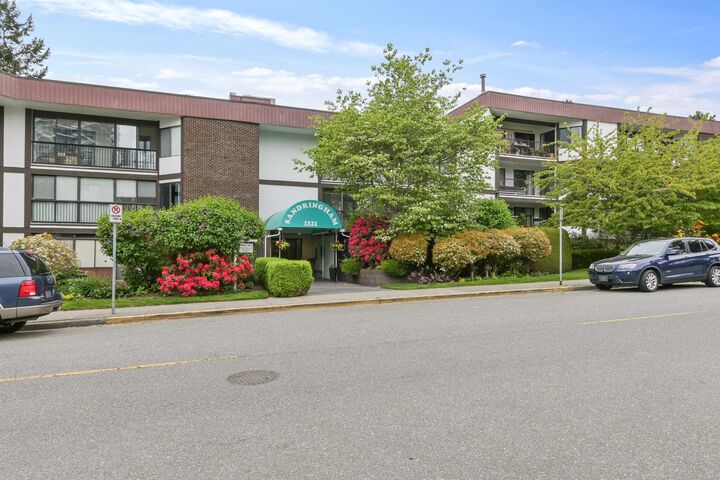 Property Photo:  1521 Blackwood Street 210  BC V4B 3V6 