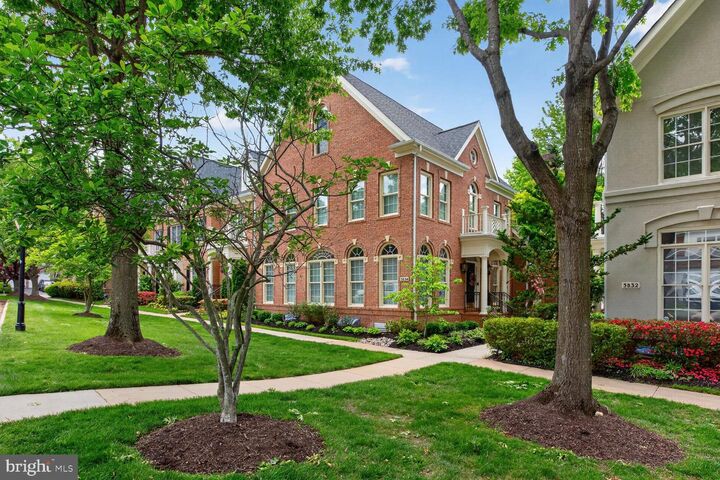 Property Photo:  3834 Farrcroft Drive  VA 22030 