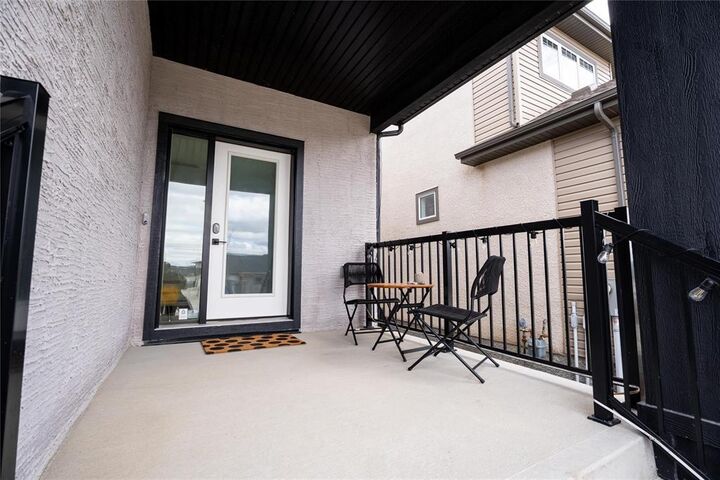 Property Photo:  320 Windflower Road  MB R3Y 0X6 