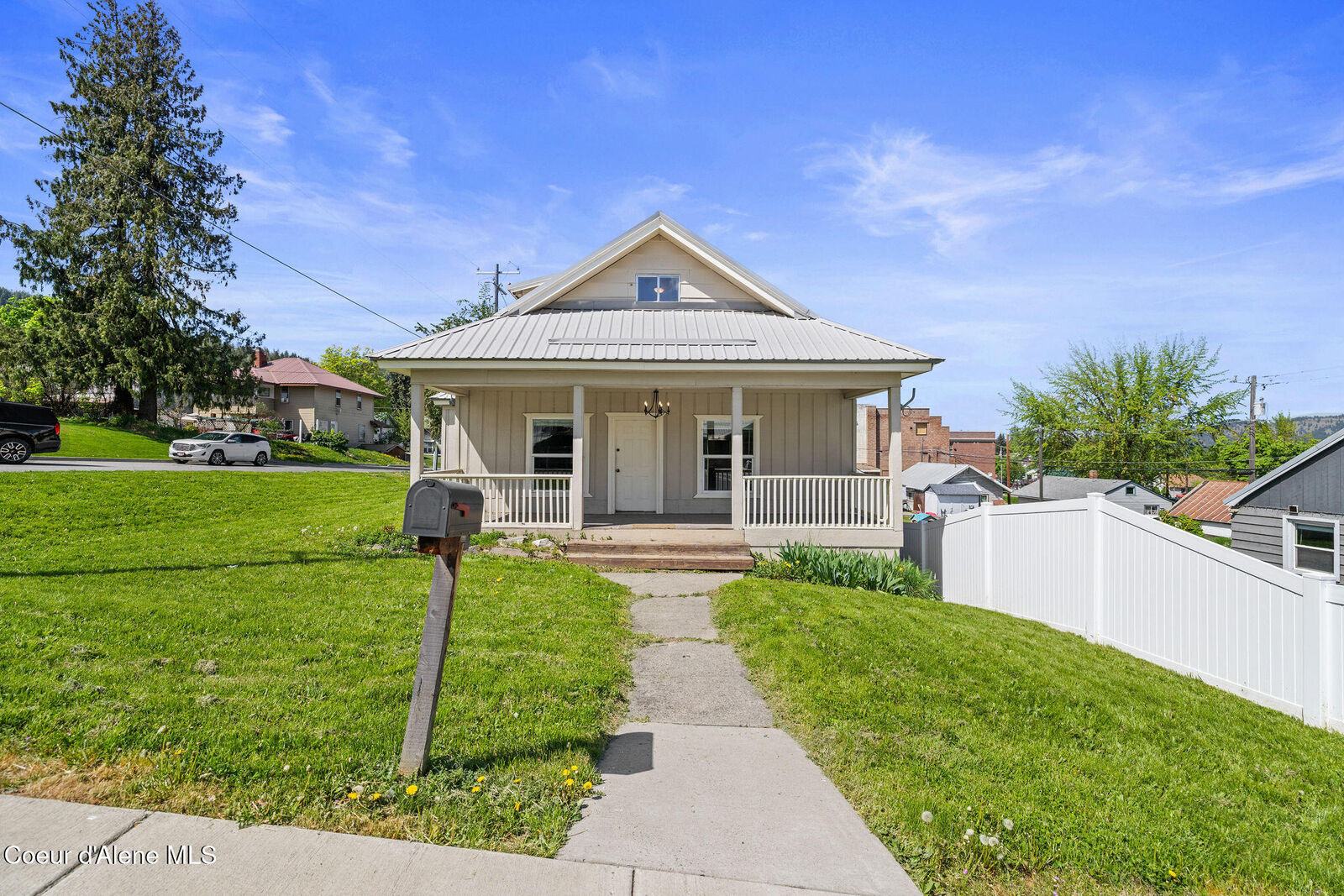 Property Photo:  141 S 13th St  ID 83861 