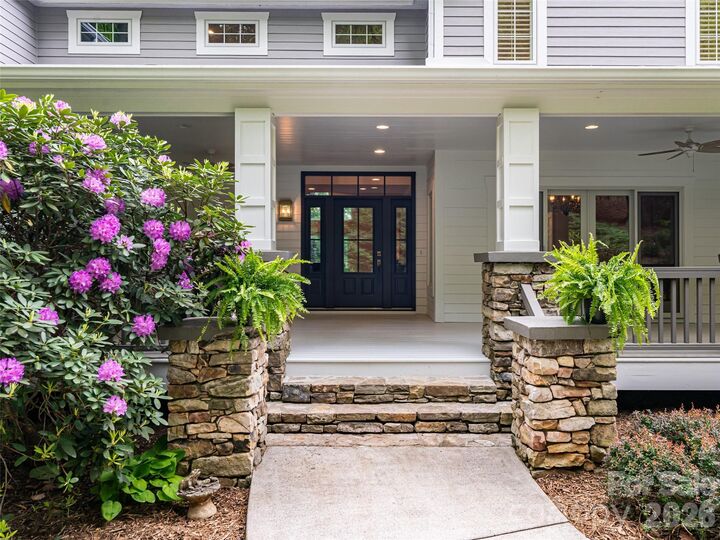 Property Photo:  307 S Braeside Court  NC 28803 