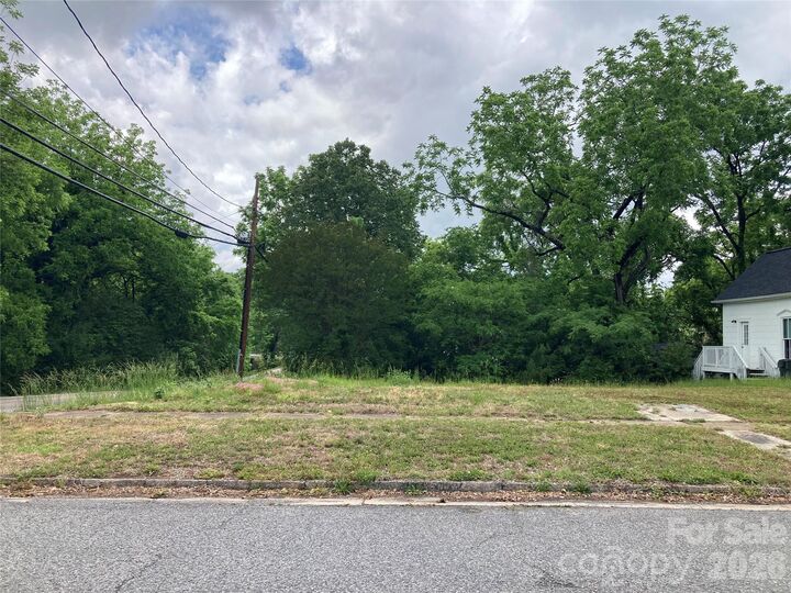 Property Photo:  610 S Yadkin Avenue S  NC 28159 