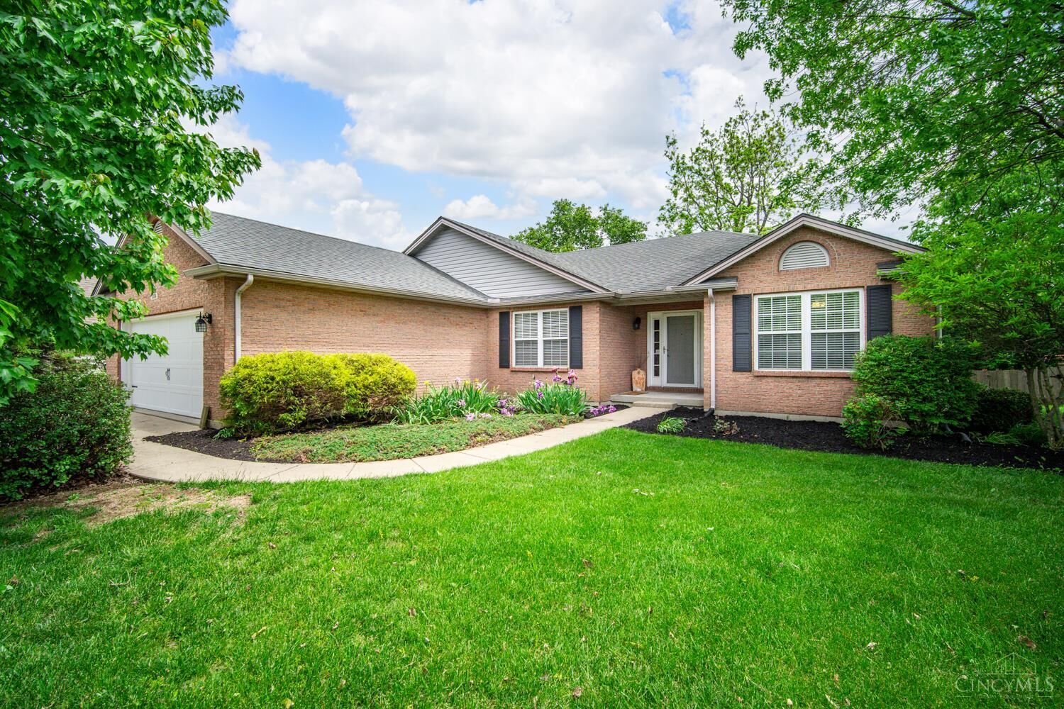 Property Photo:  309 Sharon Court  OH 45042 
