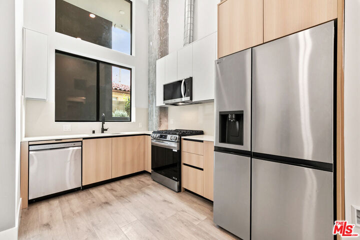Property Photo: 11013 Hartsook St, Unit 103 CA 91601
