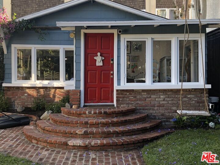 Property Photo:  3419 Strongs Dr  CA 90292 