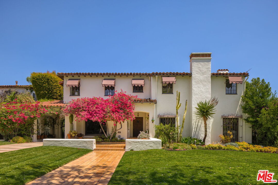 Property Photo:  510 N Alta Dr  CA 90210 