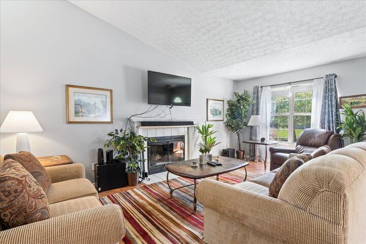 Property Photo:  2278 Breeze Hill Drive  OH 43123 