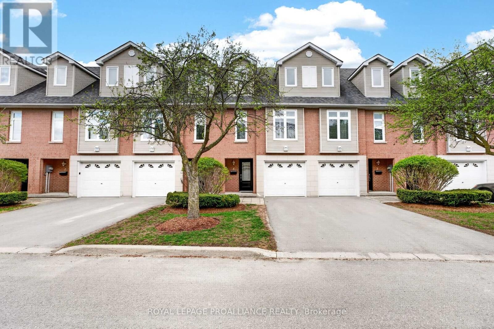 Property Photo:  9 Progress Avenue 4  ON K8P 4Z3 