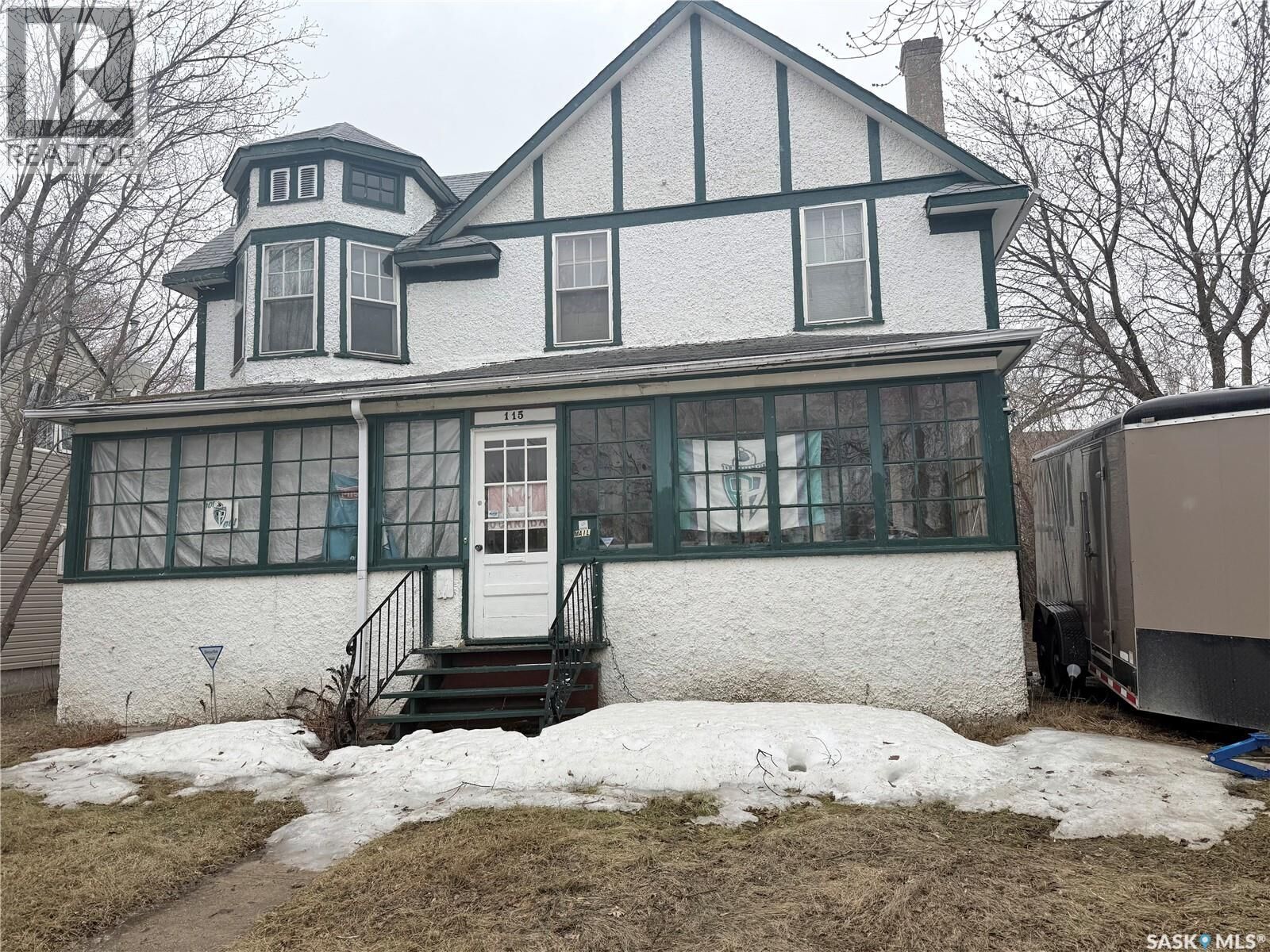 Property Photo:  115 24th Street E  SK S6V 1R6 
