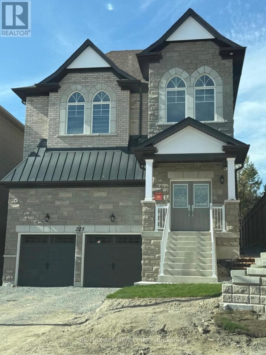 Property Photo:  223 Seguin Street Room  ON L4E 1N7 