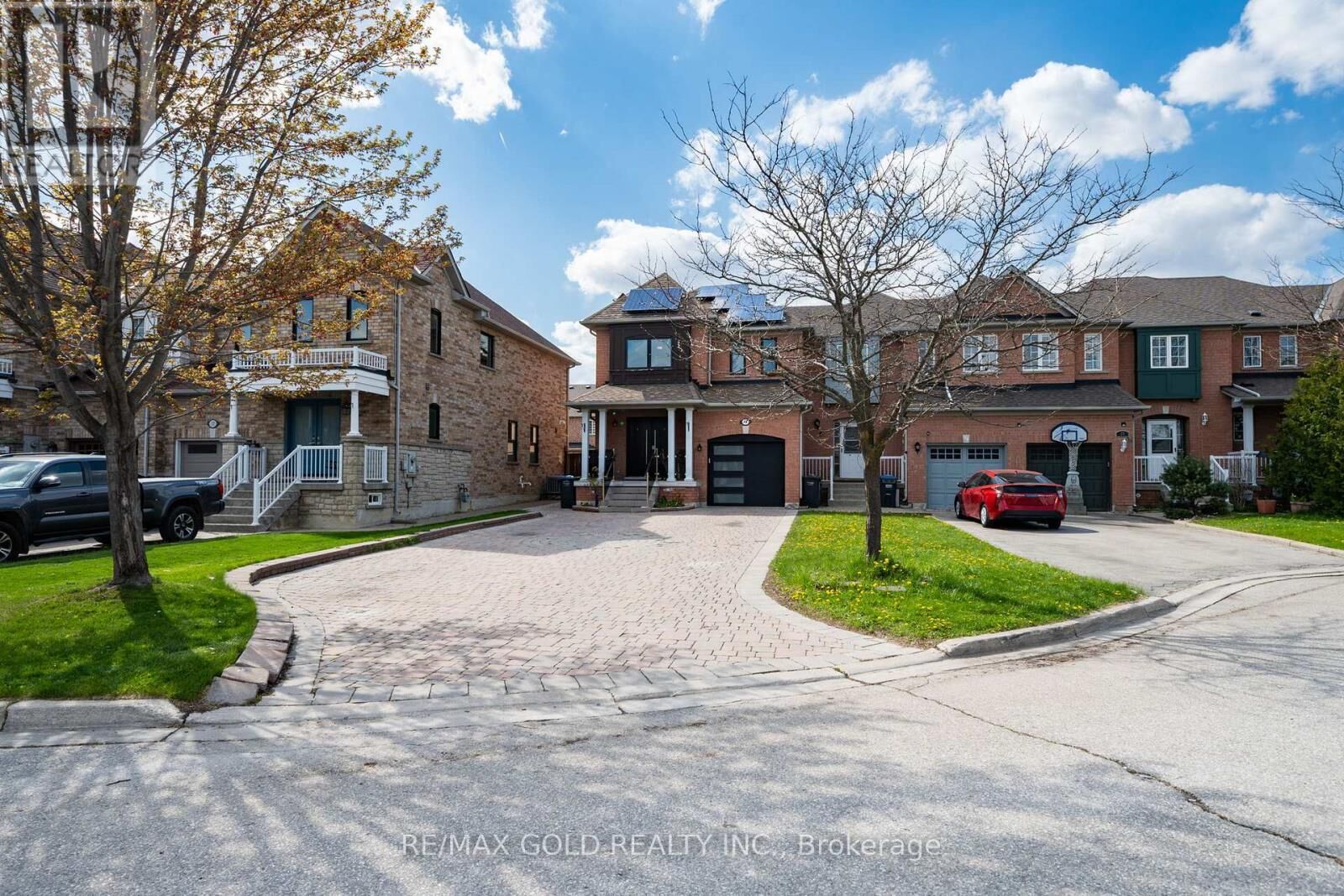 Property Photo:  19 Spring Valley Court  ON L6P 2E6 