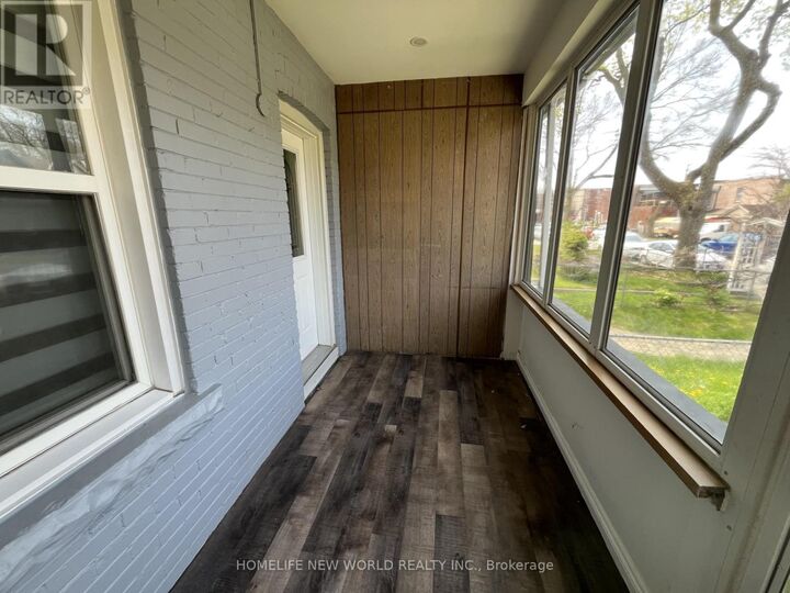 Property Photo:  19 Britannia Avenue  ON M6N 3T6 