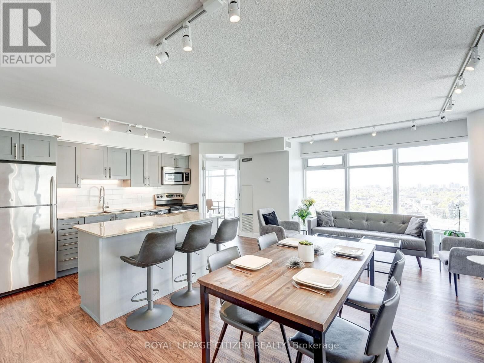 Property Photo:  2191 Yonge Street 3008  ON M4S 3H8 