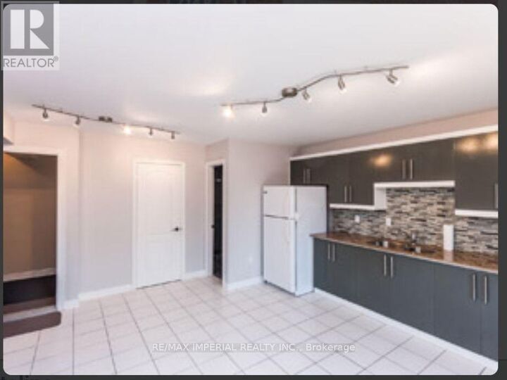 Property Photo:  714R Dufferin Street  ON M6K 2B7 