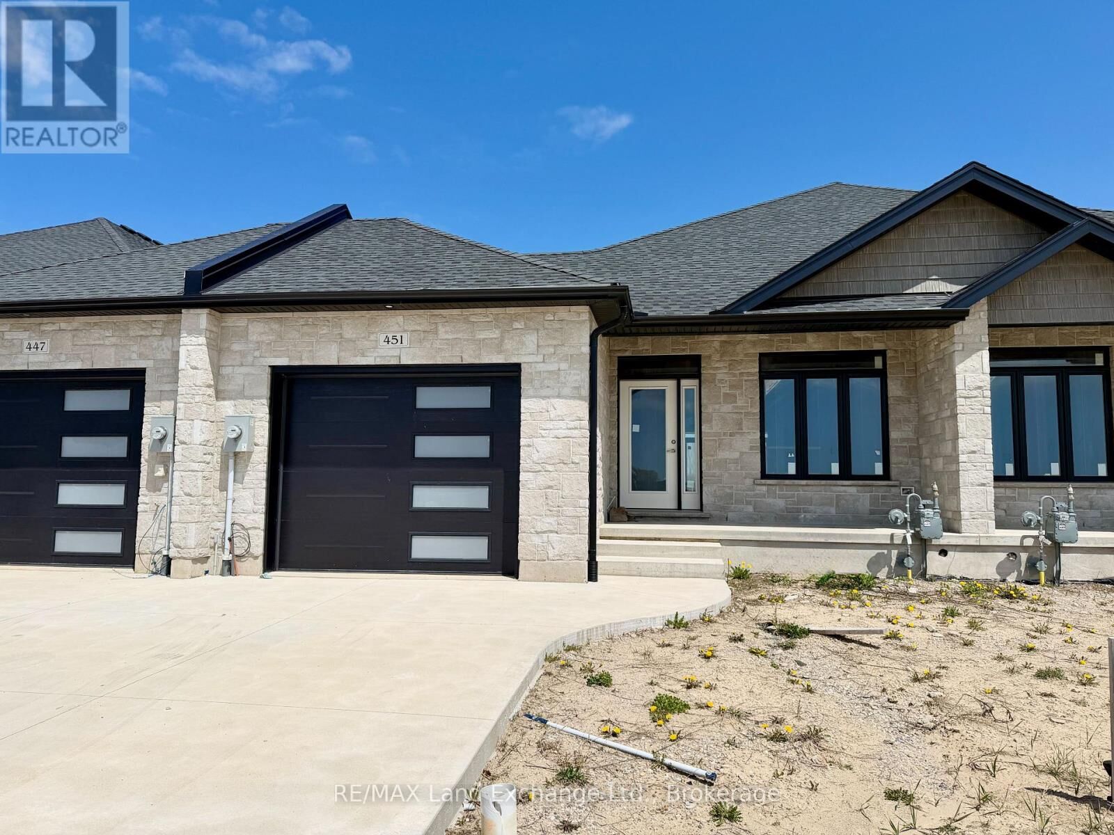 Property Photo:  451 Ivings Drive  ON N0H 2C3 