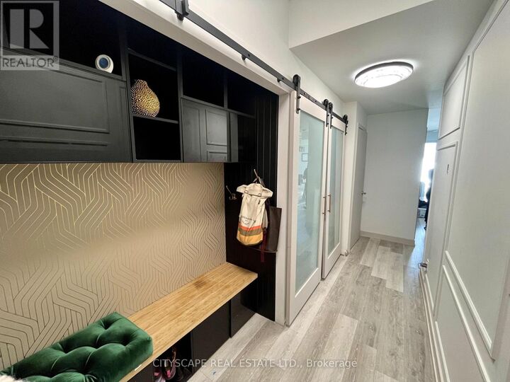 Property Photo:  260 Sackville Street 303  ON M5A 0B3 